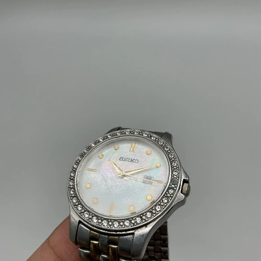 Seiko Womens Watch 31mm White Dial Two Tone Crystals 7N82-0HV0 New Battery 7.25